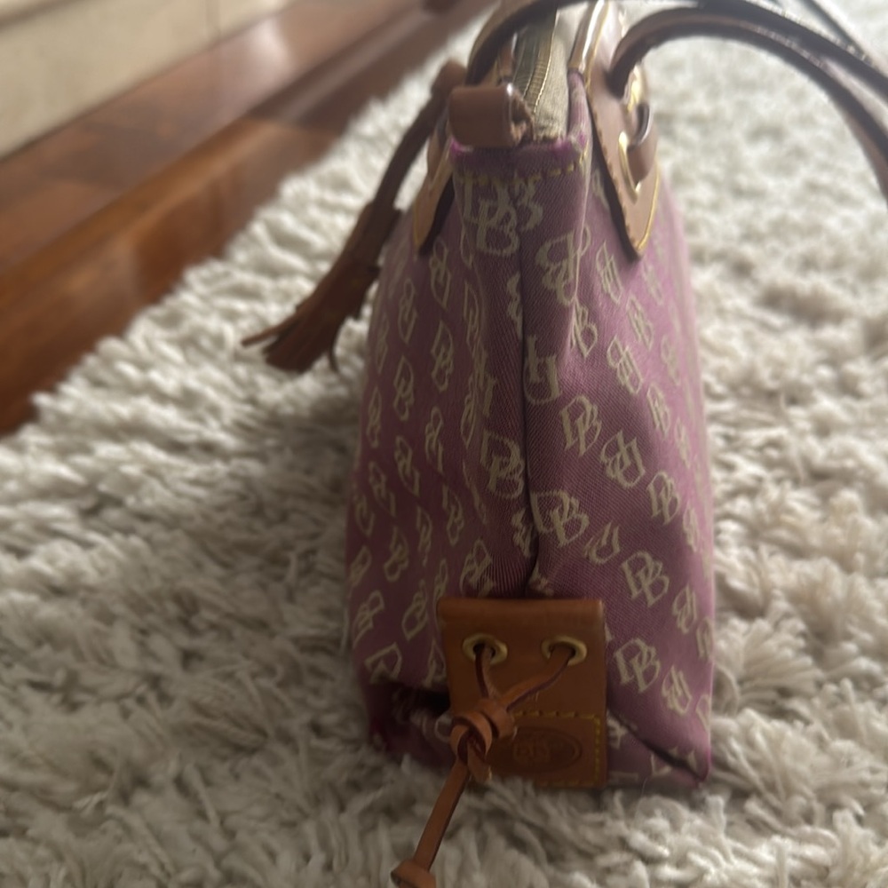 Dooney and Bourke pink satchel - Picture 4 of 7